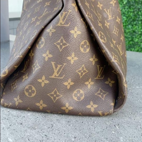 Authentic Louis Vuitton handbag - Picture 2 of 5